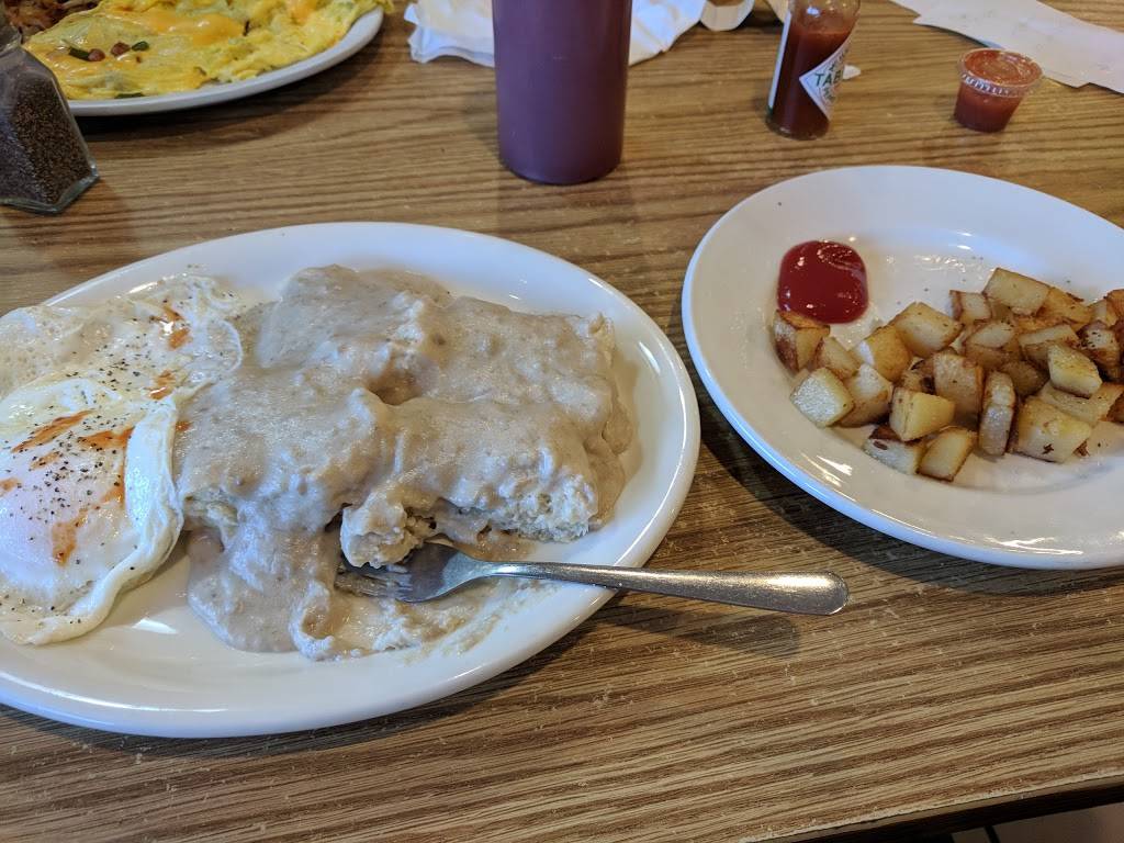 Bobcat Den | restaurant | 8550 TN-111, Byrdstown, TN 38549, USA | 9318643125 OR +1 931-864-3125