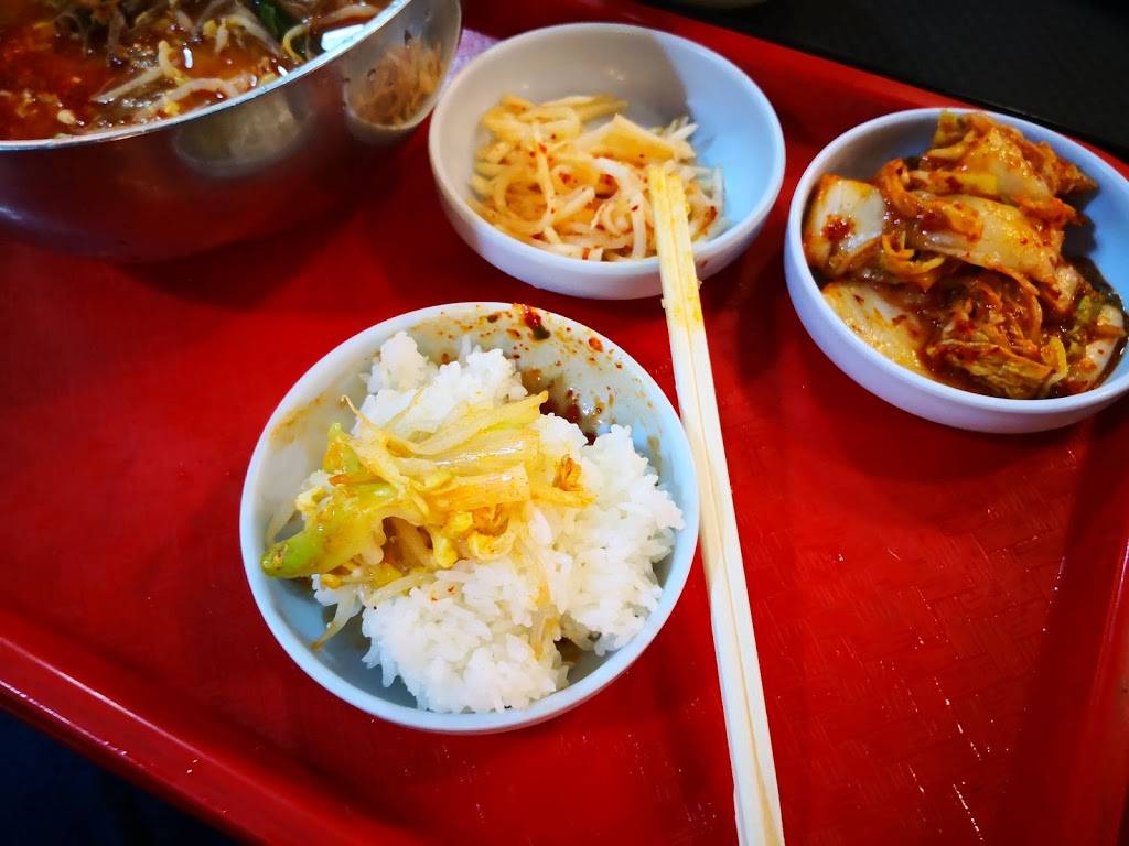 HomeTown | restaurant | 3301 184th St SW, Lynnwood, WA 98037, USA | 4255822691 OR +1 425-582-2691