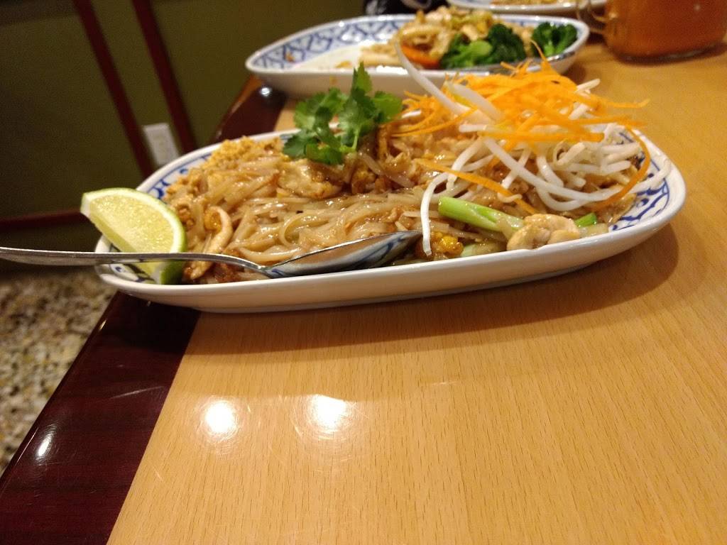 Chada Thai Cuisine | restaurant | 1624 Broadway, Sacramento, CA 95818, USA | 9164448909 OR +1 916-444-8909