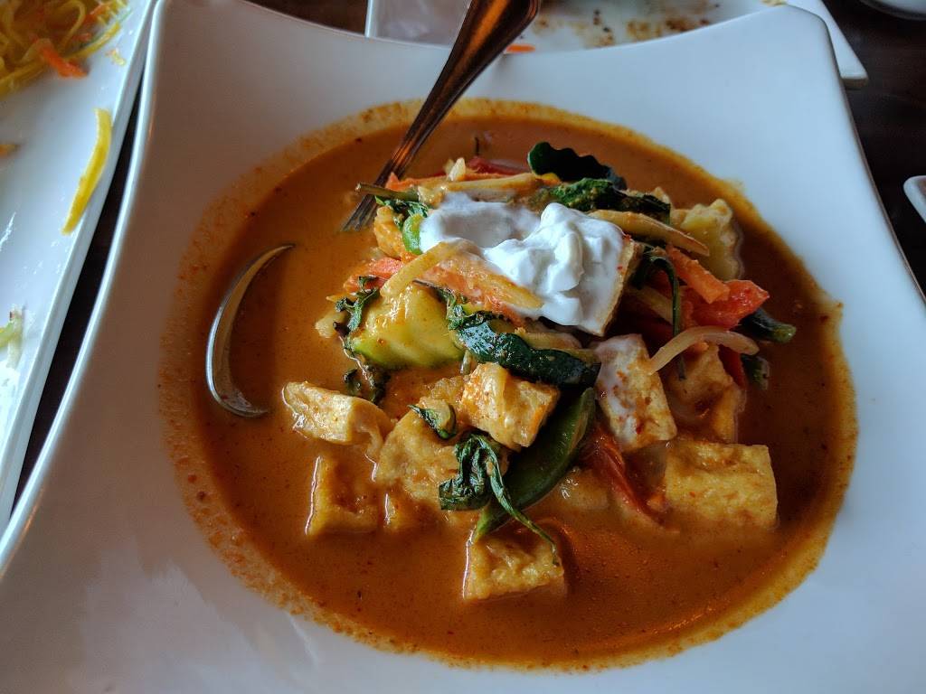 Chalerm Thai Bistro | restaurant | 1841 N High St, Lakeport, CA 95453, USA | 7072635398 OR +1 707-263-5398