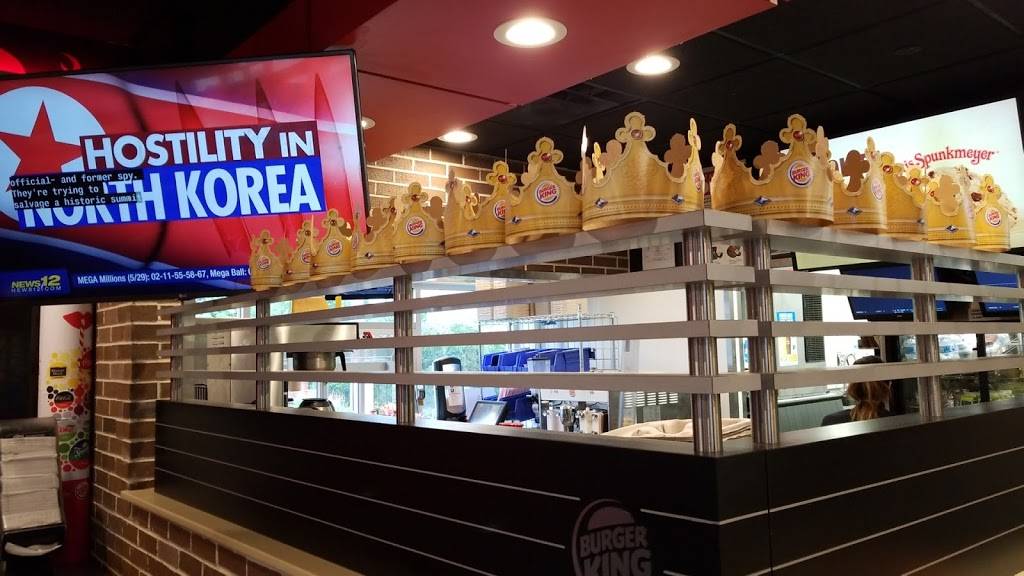 Burger King | restaurant | 700 Farmingdale Rd, Lindenhurst, NY 11757, USA | 6319575329 OR +1 631-957-5329
