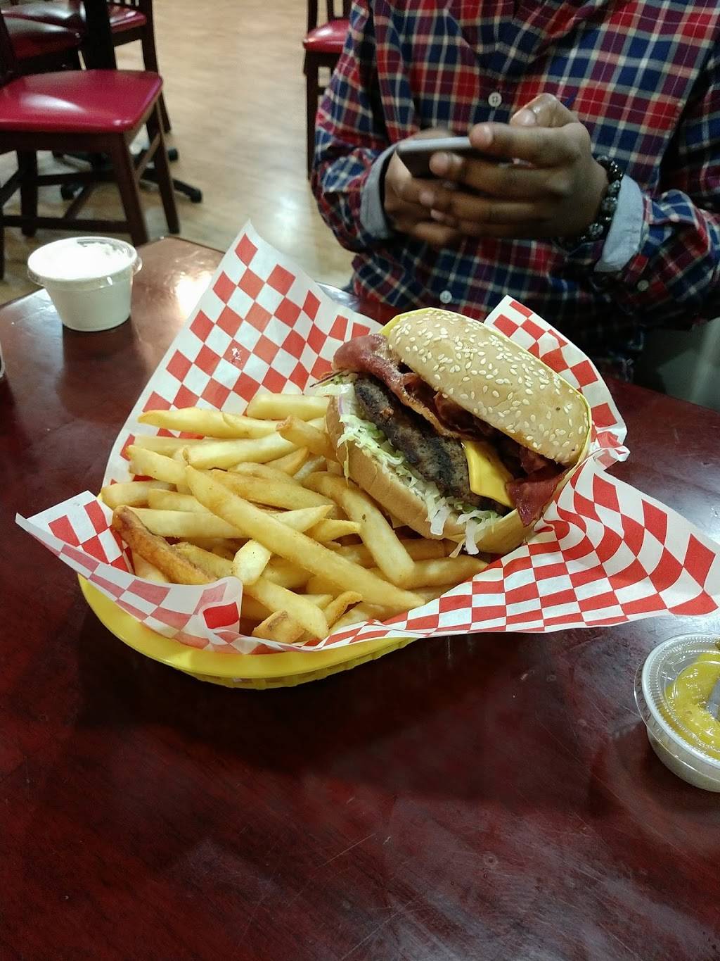 Yellow Basket Burgers | restaurant | 14303 Palmdale Rd, Victorville, CA 92392, USA | 7609527534 OR +1 760-952-7534