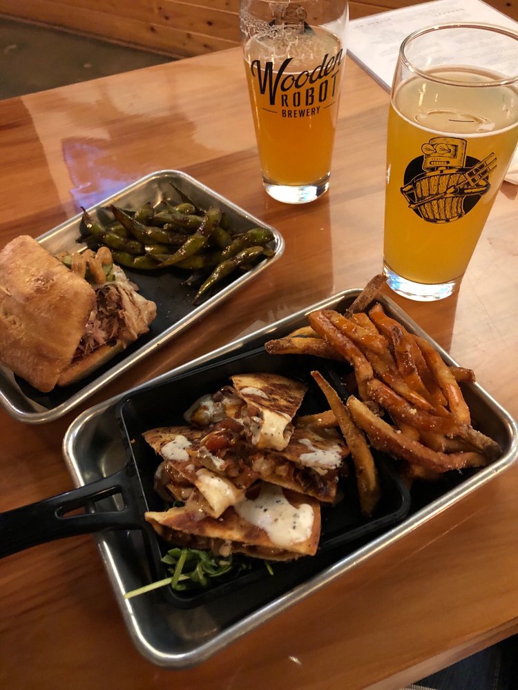 Wooden Robot Brewery | restaurant | 1440 S Tryon St UNIT 110, Charlotte, NC 28203, USA | 9808197875 OR +1 980-819-7875