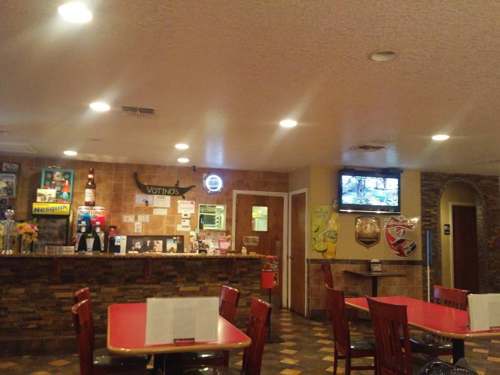 Votinos Pizza Kitchen | restaurant | 2515 Okeechobee Rd, Fort Pierce, FL 34947, USA | 7724614184 OR +1 772-461-4184