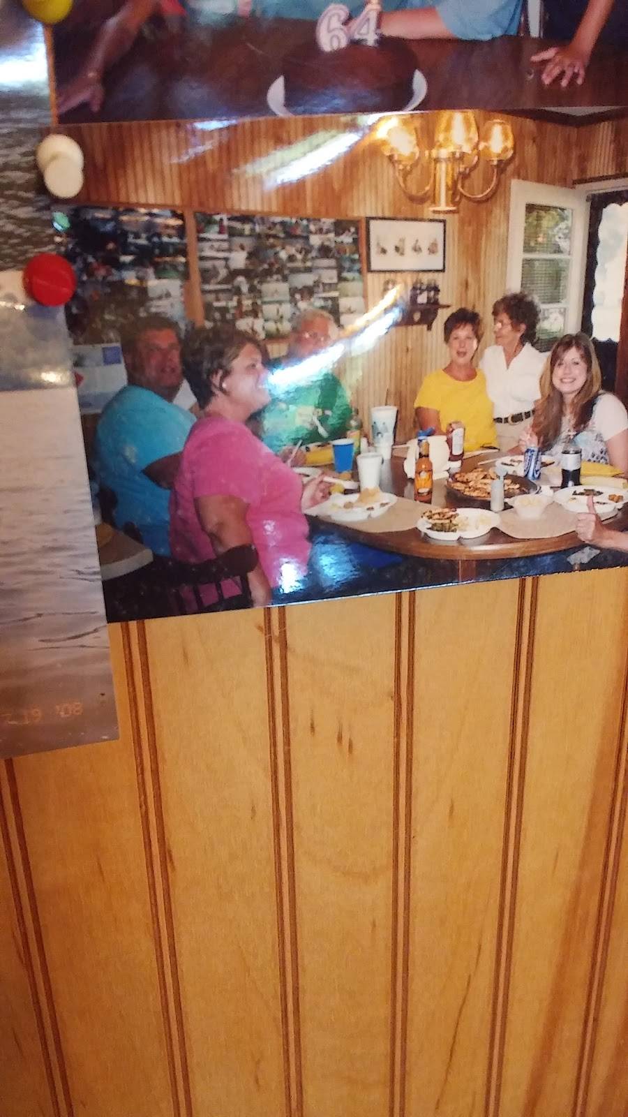 Summers On The River | restaurant | 207 River Rd W, Charlestown, IN 47111, USA | 8122933944 OR +1 812-293-3944