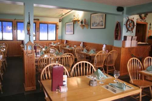 Castaways On The Lake | restaurant | 244 Lake Rd, Webster, NY 14580, USA | 5853232943 OR +1 585-323-2943