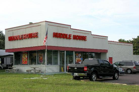 Huddle House | restaurant | 3909 Crill Ave, Palatka, FL 32177, USA | 3863252558 OR +1 386-325-2558