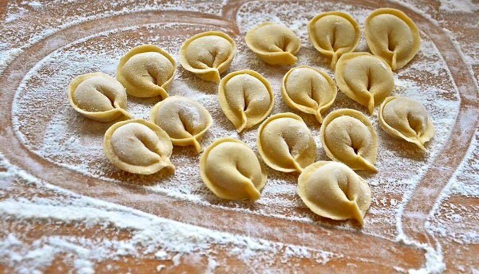 NEW KOLOBOK Family Cafe | restaurant | 26 Diplomat Pkwy, Hallandale Beach, FL 33009, USA | 7542106123 OR +1 754-210-6123