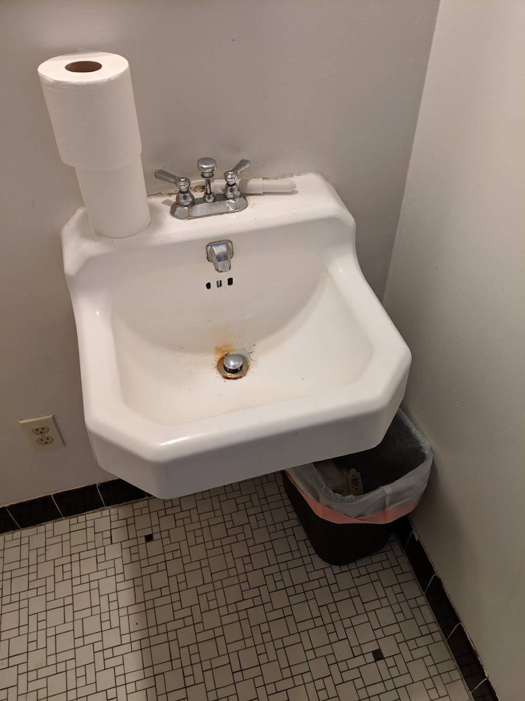 Strawberry Lodge | restaurant | 17510 US-50, Kyburz, CA 95720, USA | 5306597200 OR +1 530-659-7200