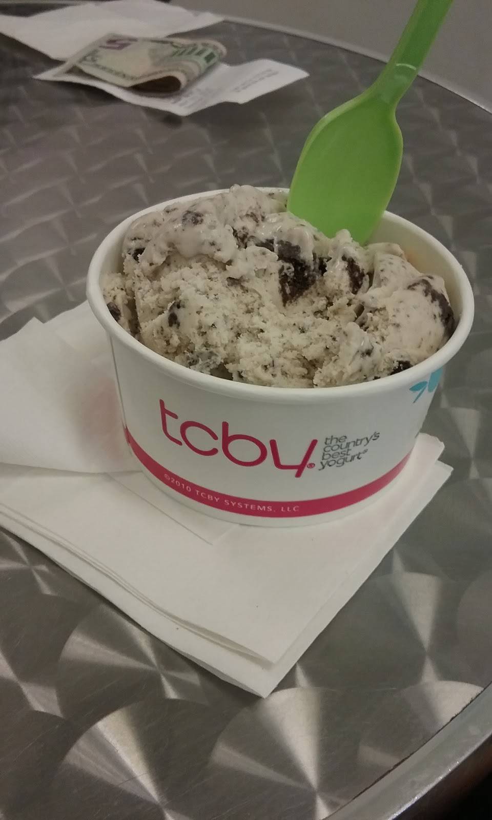 TCBY | bakery | 20385 Mack Ave, Grosse Pointe Woods, MI 48236, USA | 3138815608 OR +1 313-881-5608