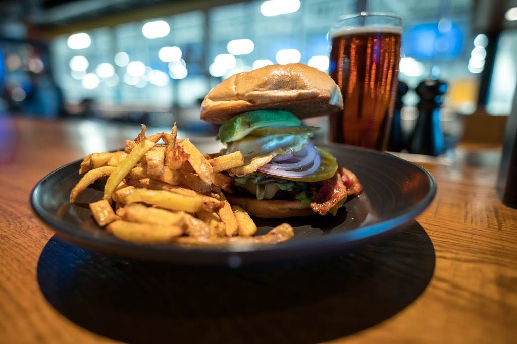 Between the Rinks | restaurant | 888 Ridge Valley, Irvine, CA 92618, USA | 9497741621 OR +1 949-774-1621