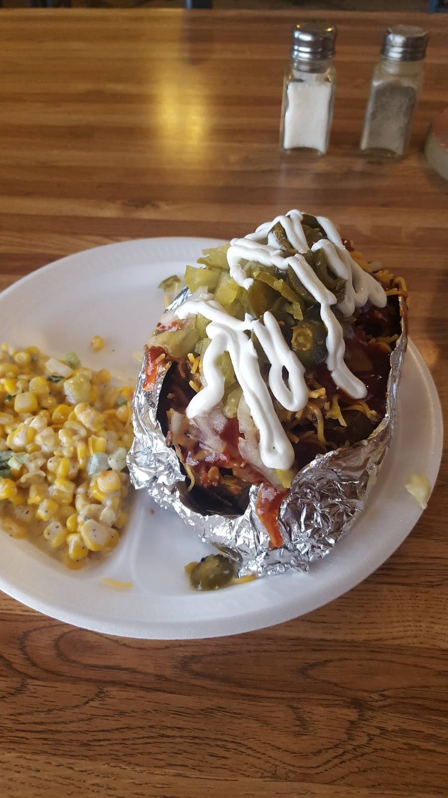 Pioneer BBQ | restaurant | 213 N Nixon Ave, Nixon, TX 78140, USA | 5127813005 OR +1 512-781-3005