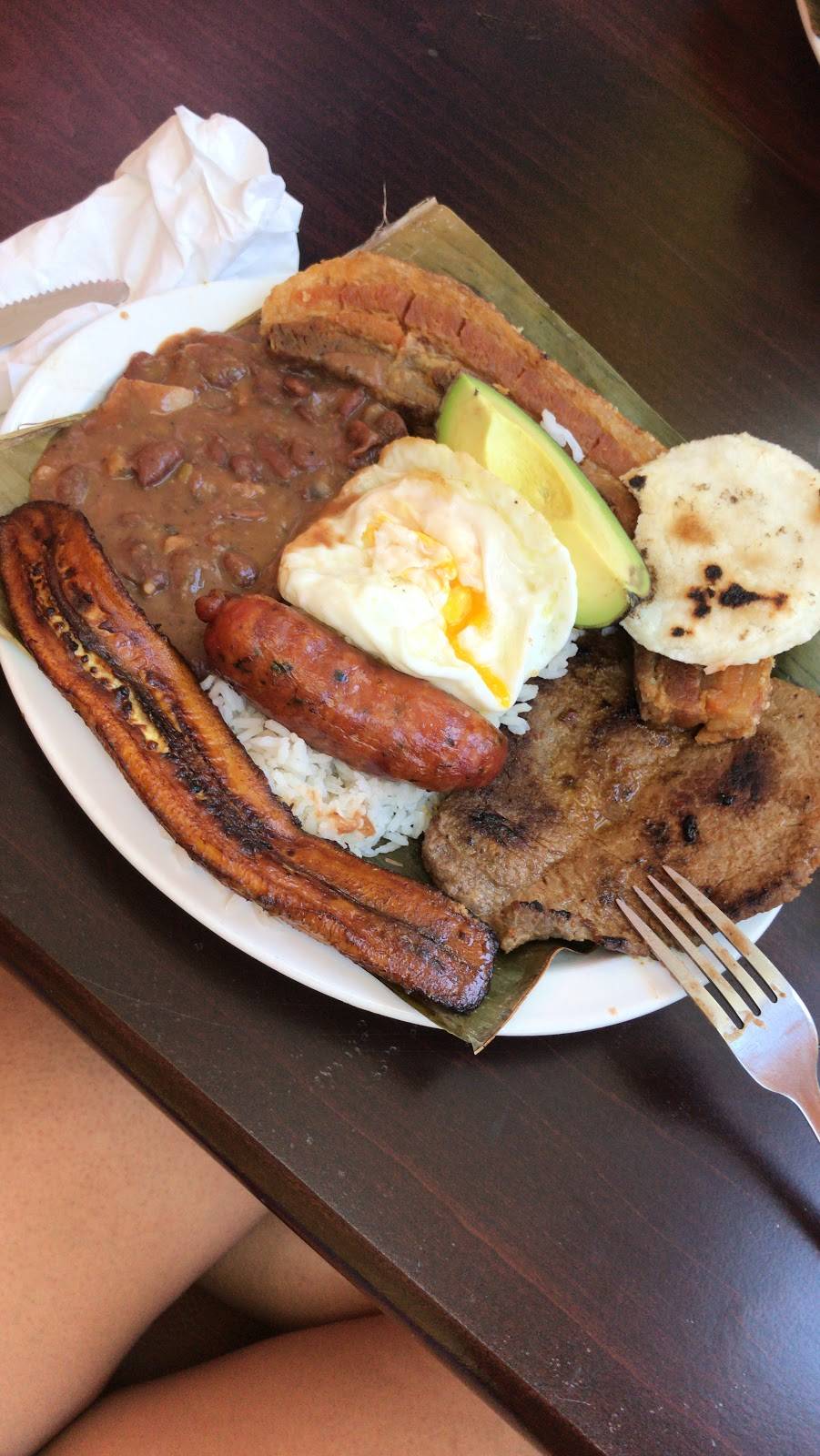 Mi Colombia Restaurante | restaurant | 1568 Bell Rd, Nashville, TN 37211, USA | 6159537004 OR +1 615-953-7004