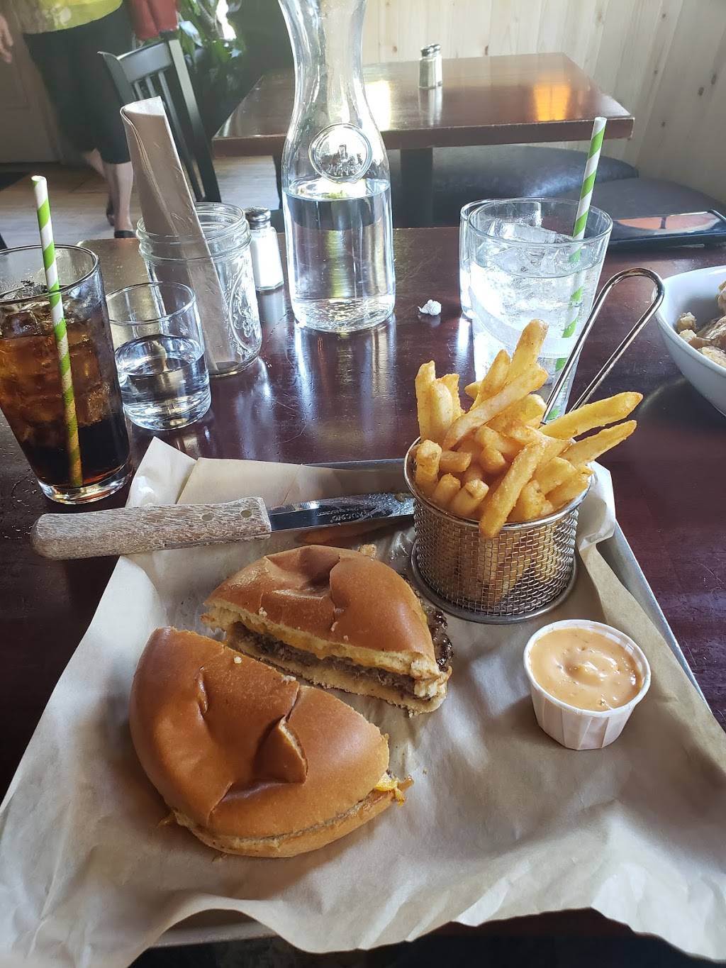 Brickhouse Bar | restaurant | 109 W 15th St, Vancouver, WA 98660, USA | 3606953686 OR +1 360-695-3686