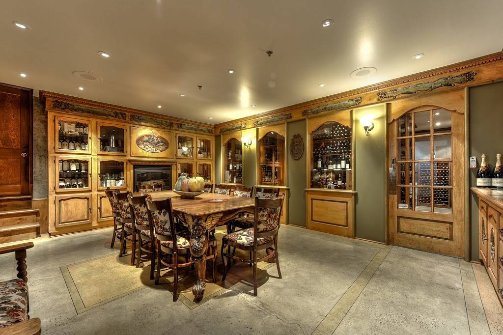 Restaurant Les Menus-Plaisirs | restaurant | 244 Boulevard Sainte-Rose, Laval, QC H7L 1L9, Canada | 4506250976 OR +1 450-625-0976