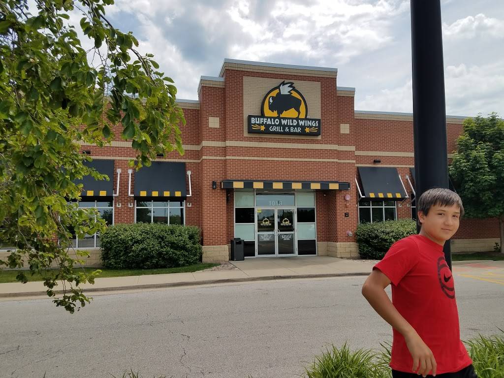 Buffalo Wild Wings | restaurant | 1018 Willow Rd, Northbrook, IL 60062, USA | 8475620333 OR +1 847-562-0333