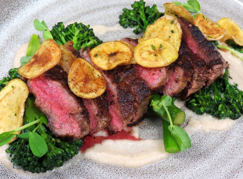 Aqua Terra | restaurant | 1 Johnson St, Kingston, ON K7L 5H7, Canada | 6135496243 OR +1 613-549-6243