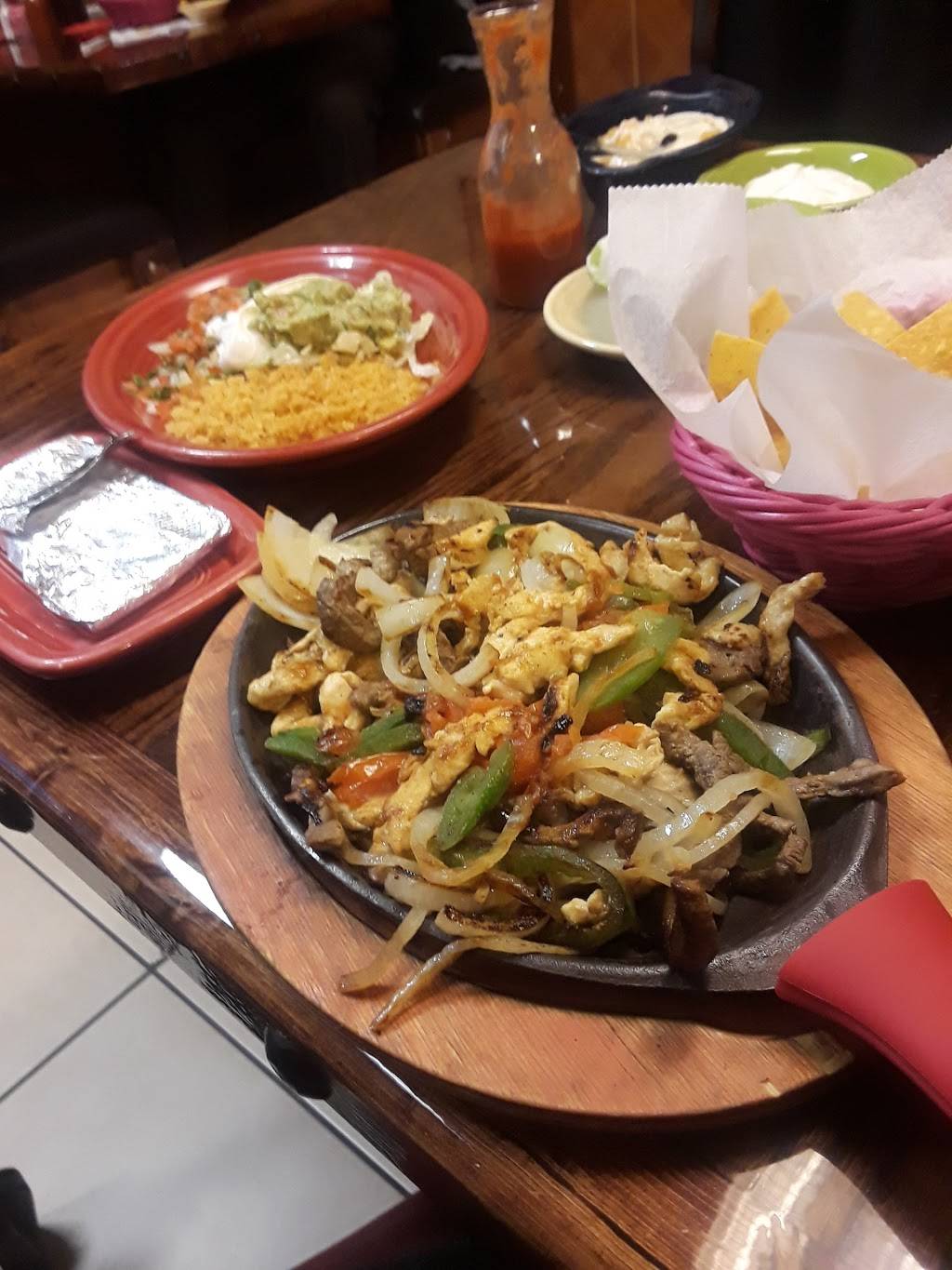 Los Toros | restaurant | 1260 Oakview Dr, Tupelo, MS 38804, USA | 6626804758 OR +1 662-680-4758