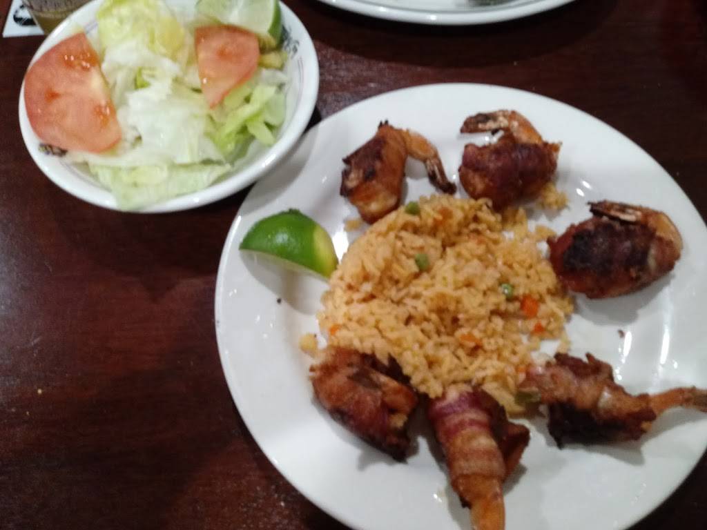 7 Mares Ostioneria #6 Seafood | restaurant | 2411 W Ave M, Temple, TX 76504, USA | 2145490313 OR +1 214-549-0313