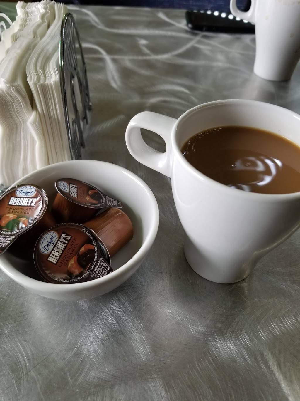 El Rancho Antojitos Salvadoreños | restaurant | 214 E Foothill Blvd, Rialto, CA 92376, USA | 9098790016 OR +1 909-879-0016