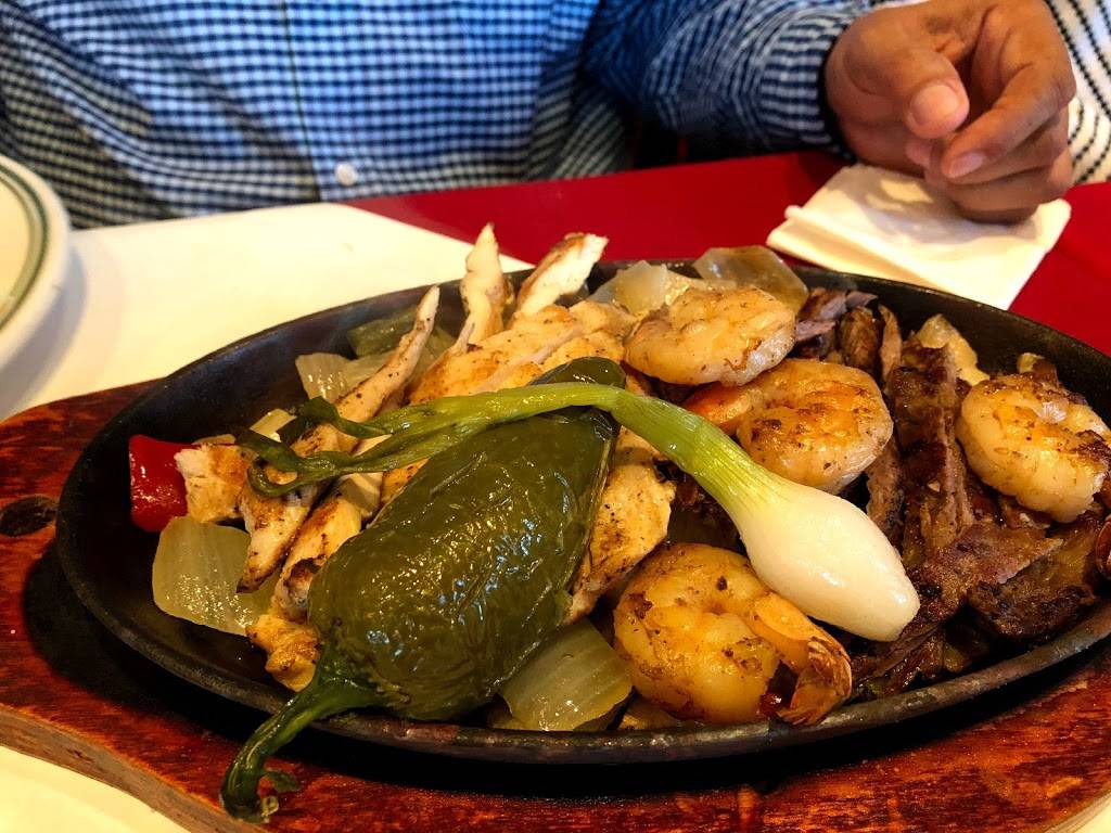 El Pescador Family Restaurant | restaurant | 17421 S Avalon Blvd A, Carson, CA 90746, USA | 3103273774 OR +1 310-327-3774