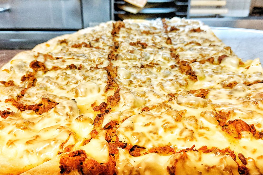 Randazzos Pizzeria | meal delivery | 1826 South St, Philadelphia, PA 19146, USA | 2155461566 OR +1 215-546-1566