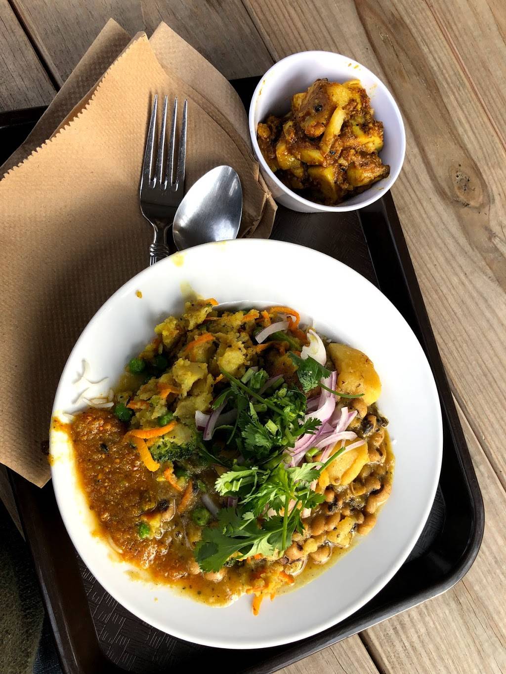 Bridges Nepali Cuisine | restaurant | 4165 Hamilton Ave, Cincinnati, OH 45223, USA | 5133749354 OR +1 513-374-9354