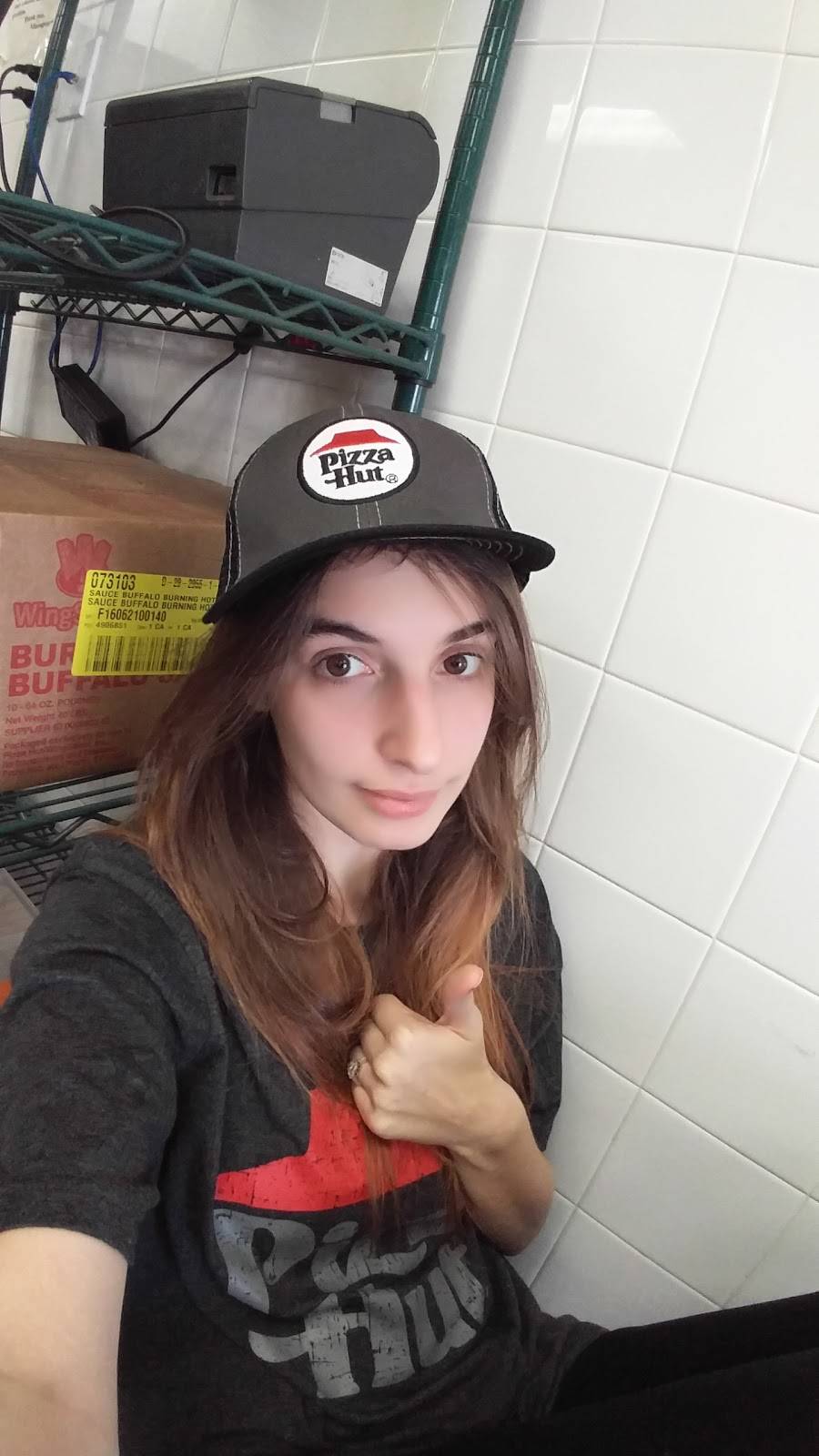 Pizza Hut | restaurant | 10 W Chestnut Hill Ln, Reisterstown, MD 21136, USA | 4108337196 OR +1 410-833-7196