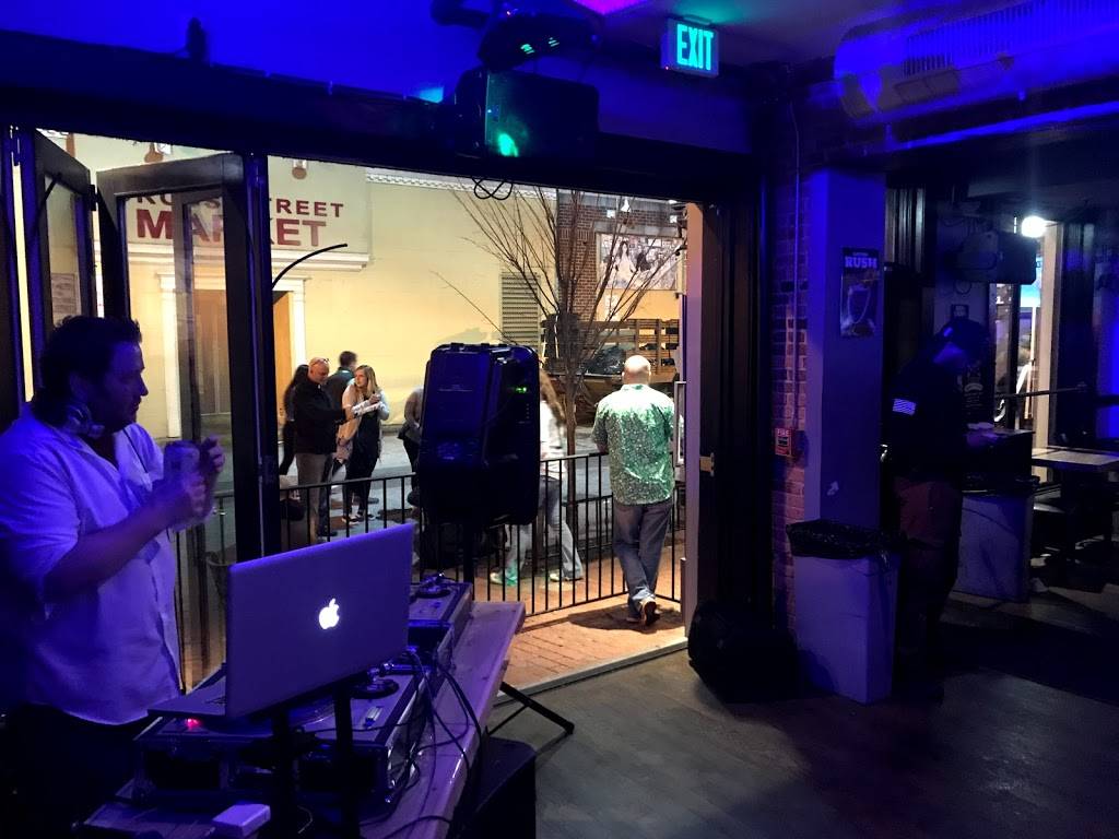 Stalking Horse | restaurant | 26 E Cross St, Baltimore, MD 21230, USA | 4102446722 OR +1 410-244-6722