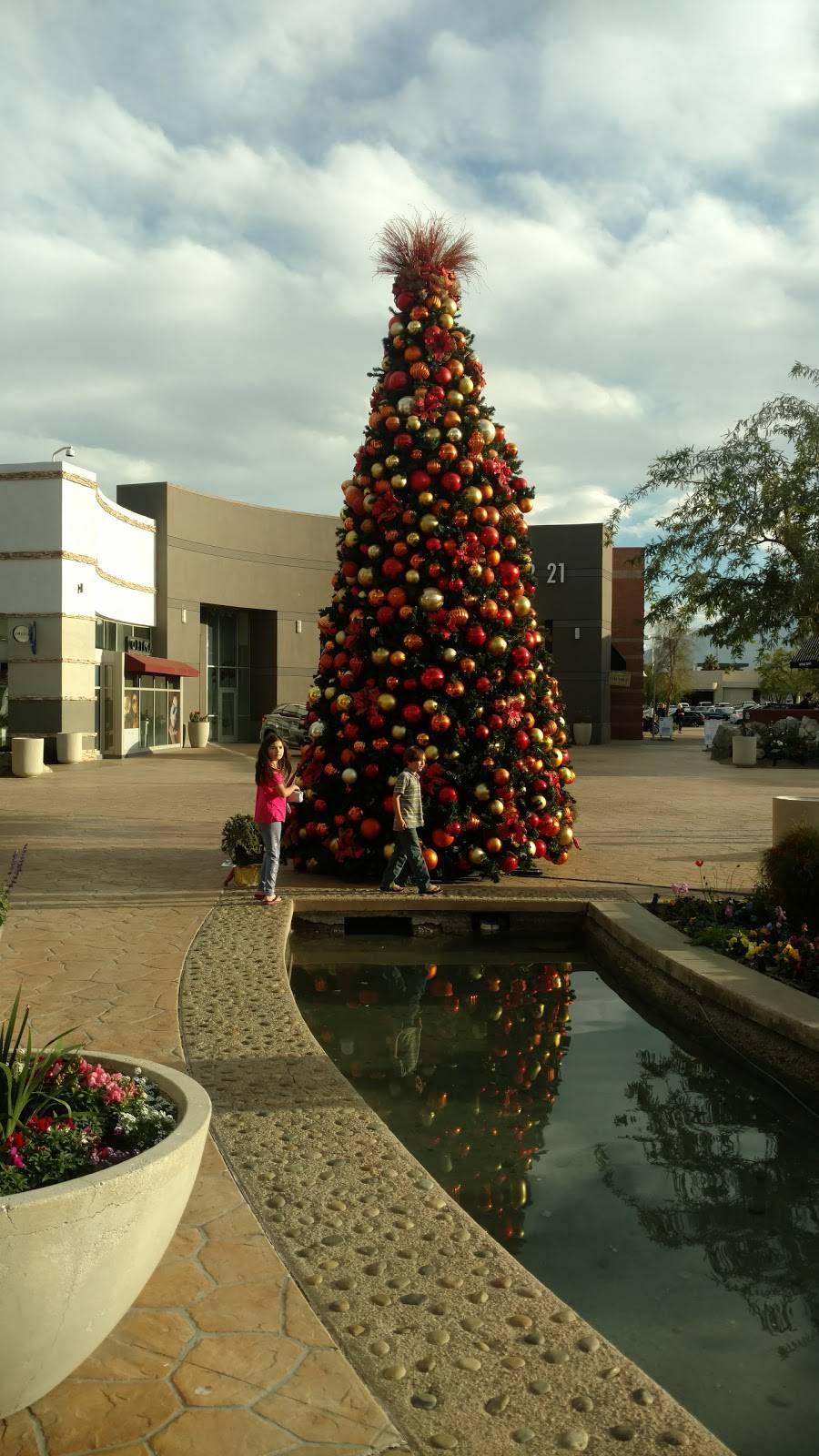 Century at The River and XD | meal takeaway | 71800 CA-111 Suite A-137, Rancho Mirage, CA 92270, USA | 7608361940 OR +1 760-836-1940