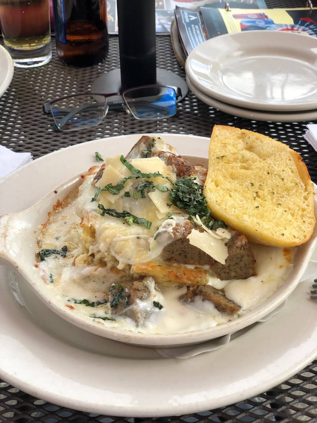 Old Chicago Pizza and Taproom | restaurant | 2100 Snelling Ave N Suite 64, Roseville, MN 55113, USA | 6516390303 OR +1 651-639-0303