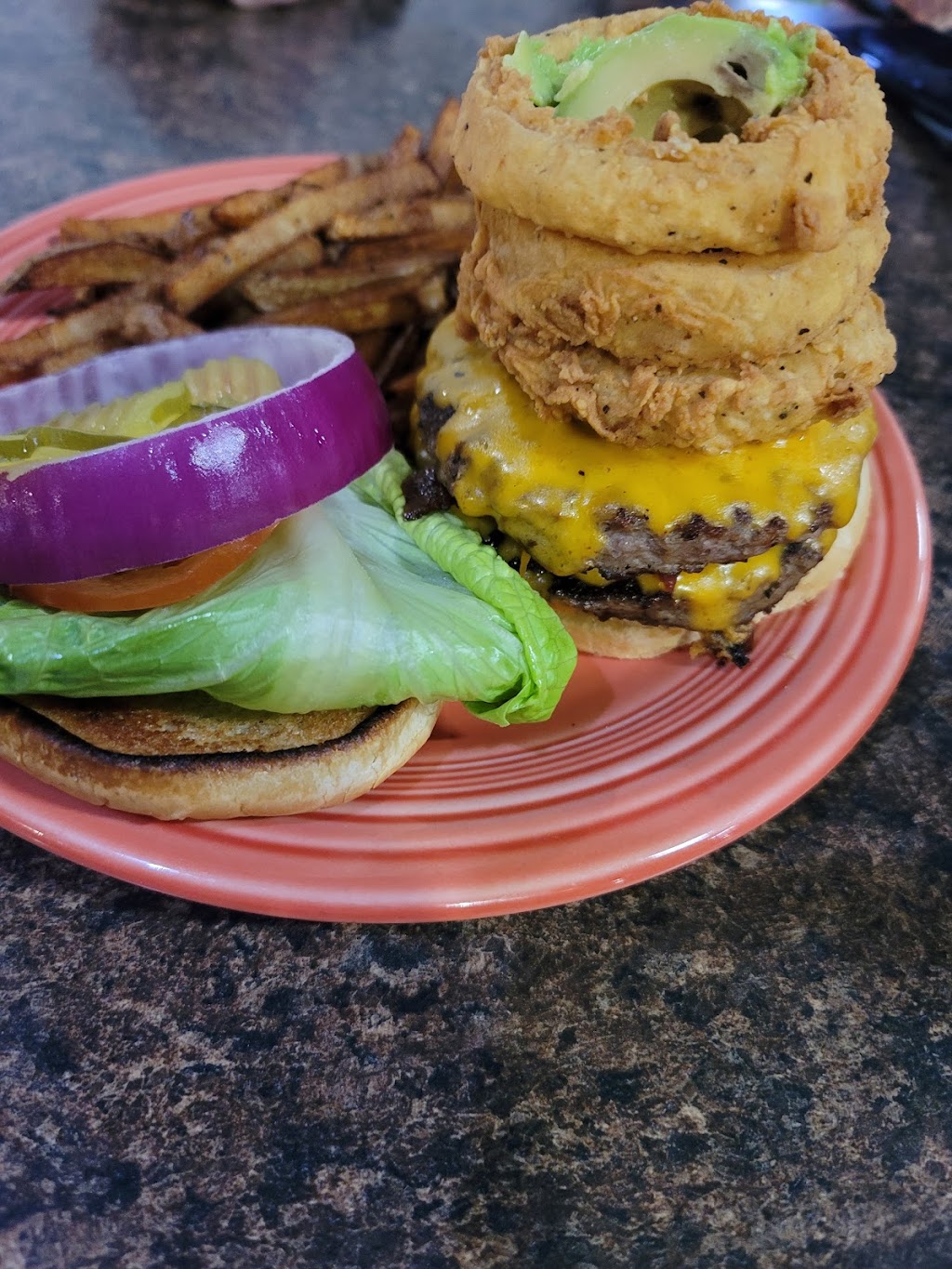 333 Restaurant & Saloon | restaurant | 333 Rio Concho Dr, San Angelo, TX 76903, USA | 3256534500 OR +1 325-653-4500