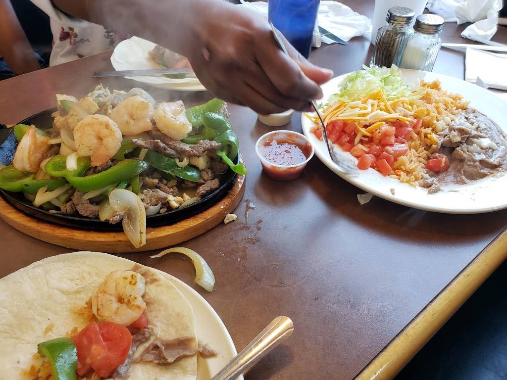 El Castillo Pizzeria & Tex Mex | restaurant | National Pike, 2138, 15616 US-40, Hagerstown, MD 21740, USA | 3015824727 OR +1 301-582-4727