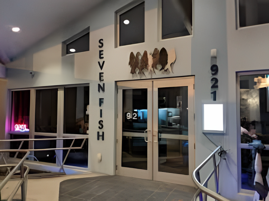 Seven Fish | restaurant | 921 Truman Ave, Key West, FL 33040, USA | 3052962777 OR +1 305-296-2777