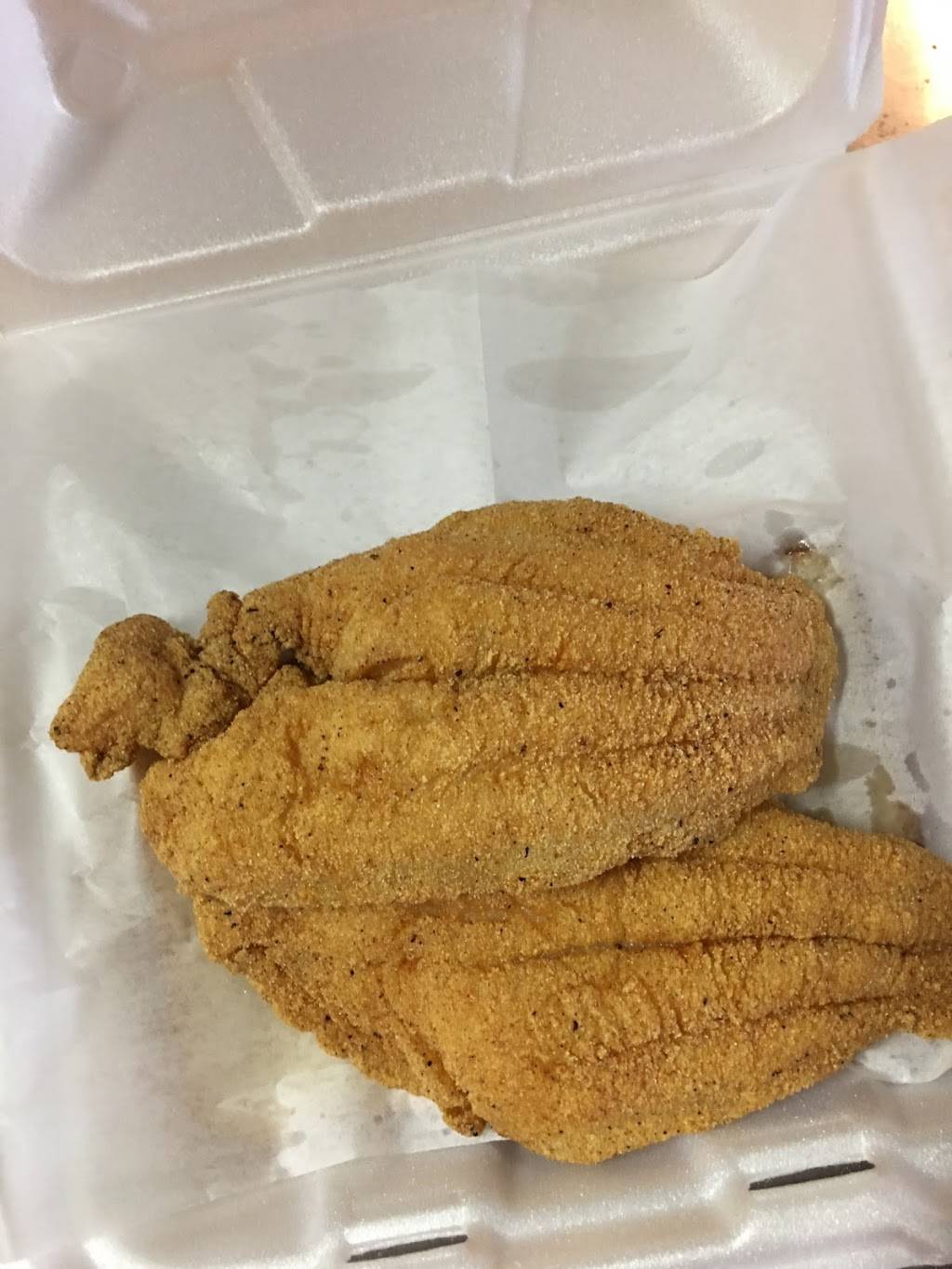 Sharks fish and chicken wynnton | restaurant | 1841 Wynnton Rd, Columbus, GA 31906, USA | 7062250361 OR +1 706-225-0361