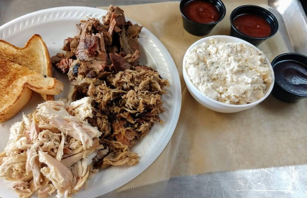 Vinnie & Sarahs Smokin BBQ Joint | restaurant | 490 1/2 State St., Madison, IN 47250, USA | 8122740315 OR +1 812-274-0315