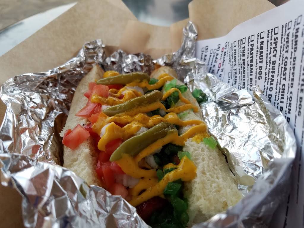 jojos Grill-A-Dog | restaurant | 27471 San Bernardino Ave #210, Redlands, CA 92374, USA | 9093353555 OR +1 909-335-3555