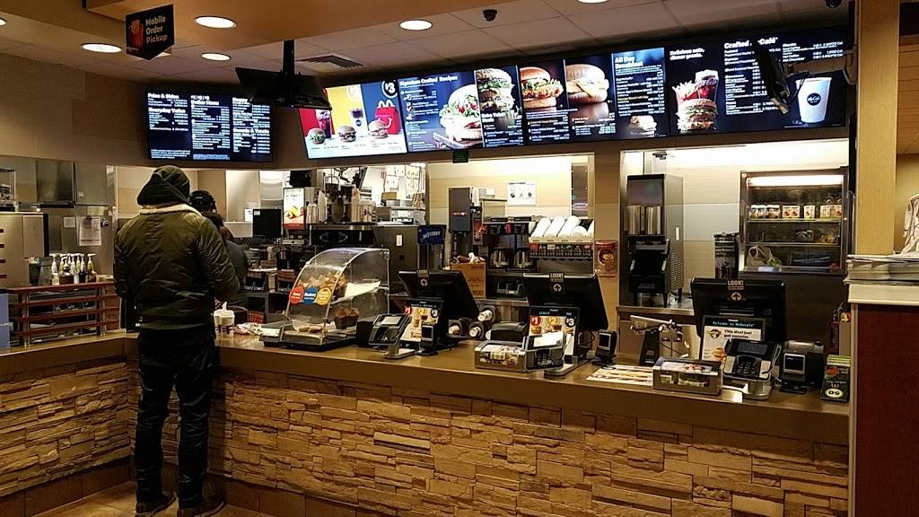 McDonalds | cafe | 4946 N Milwaukee Ave, Chicago, IL 60630, USA | 7737772327 OR +1 773-777-2327