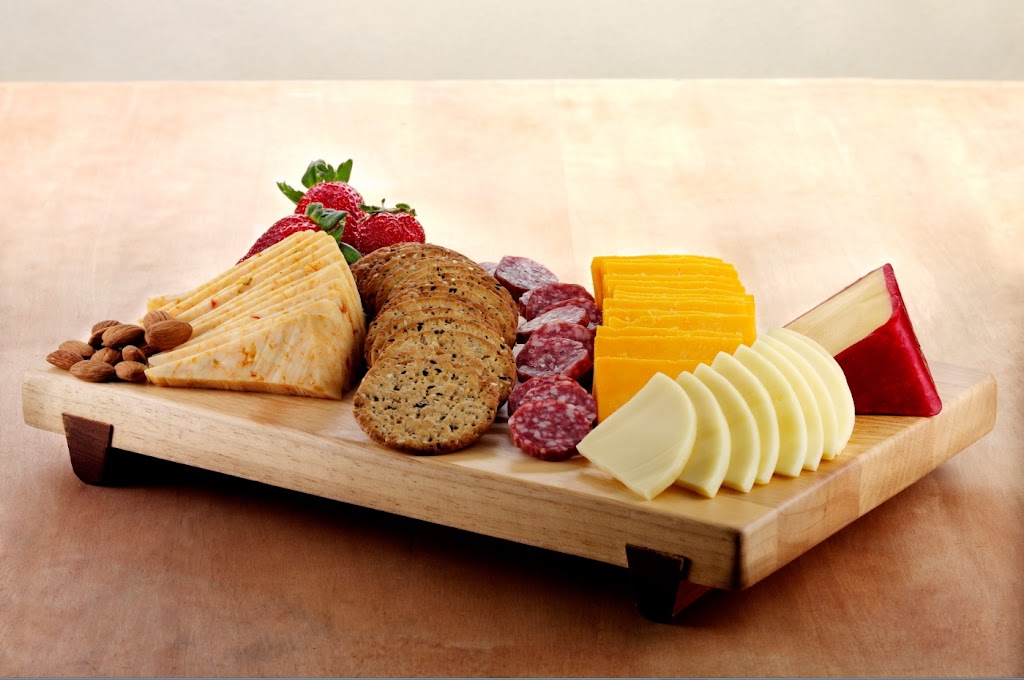 Scray Cheese | restaurant | 2082 Old Martin Rd, De Pere, WI 54115, USA | 9203470303 OR +1 920-347-0303