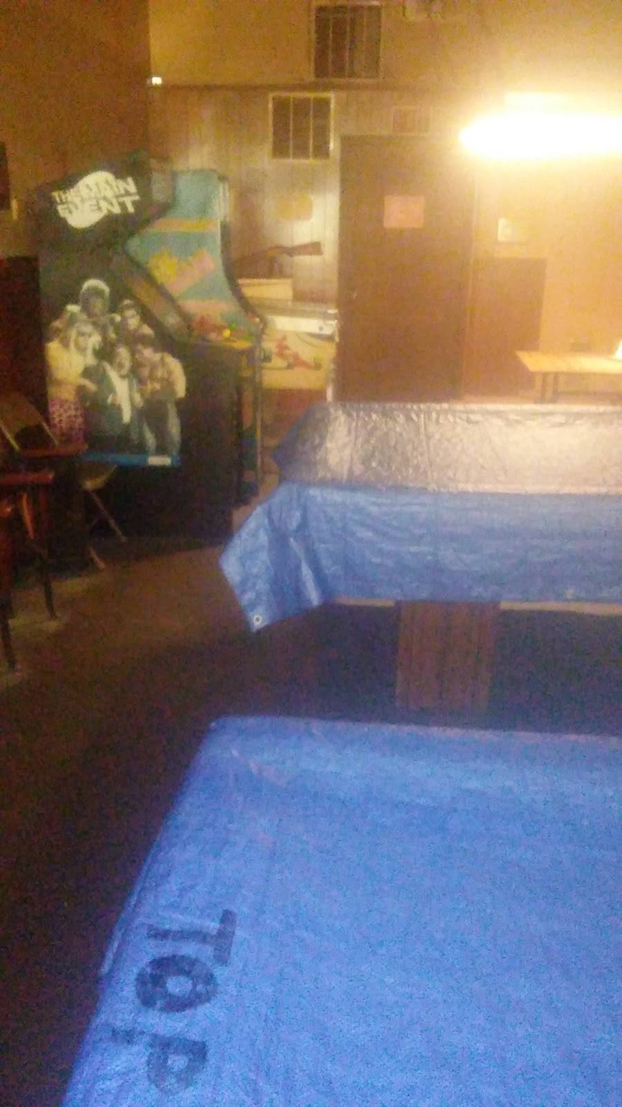 Docs Place | restaurant | 105 S Main St, Owensville, IN 47665, USA | 8127242403 OR +1 812-724-2403