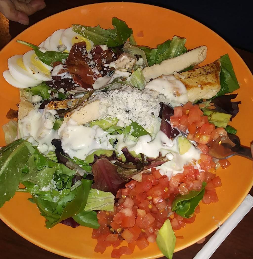 Village Inn | bakery | 921 30th Ave, Greeley, CO 80634, USA | 9703565449 OR +1 970-356-5449