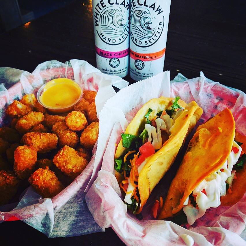 Es Tas Bar & Grill | restaurant | 216 Stanton Ave, Ames, IA 50014, USA | 5153371395 OR +1 515-337-1395