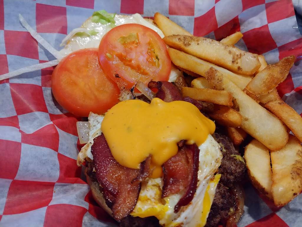 Broadway Barrel House | restaurant | 402 N Broadway St, Lebanon, OH 45036, USA | 5139347799 OR +1 513-934-7799