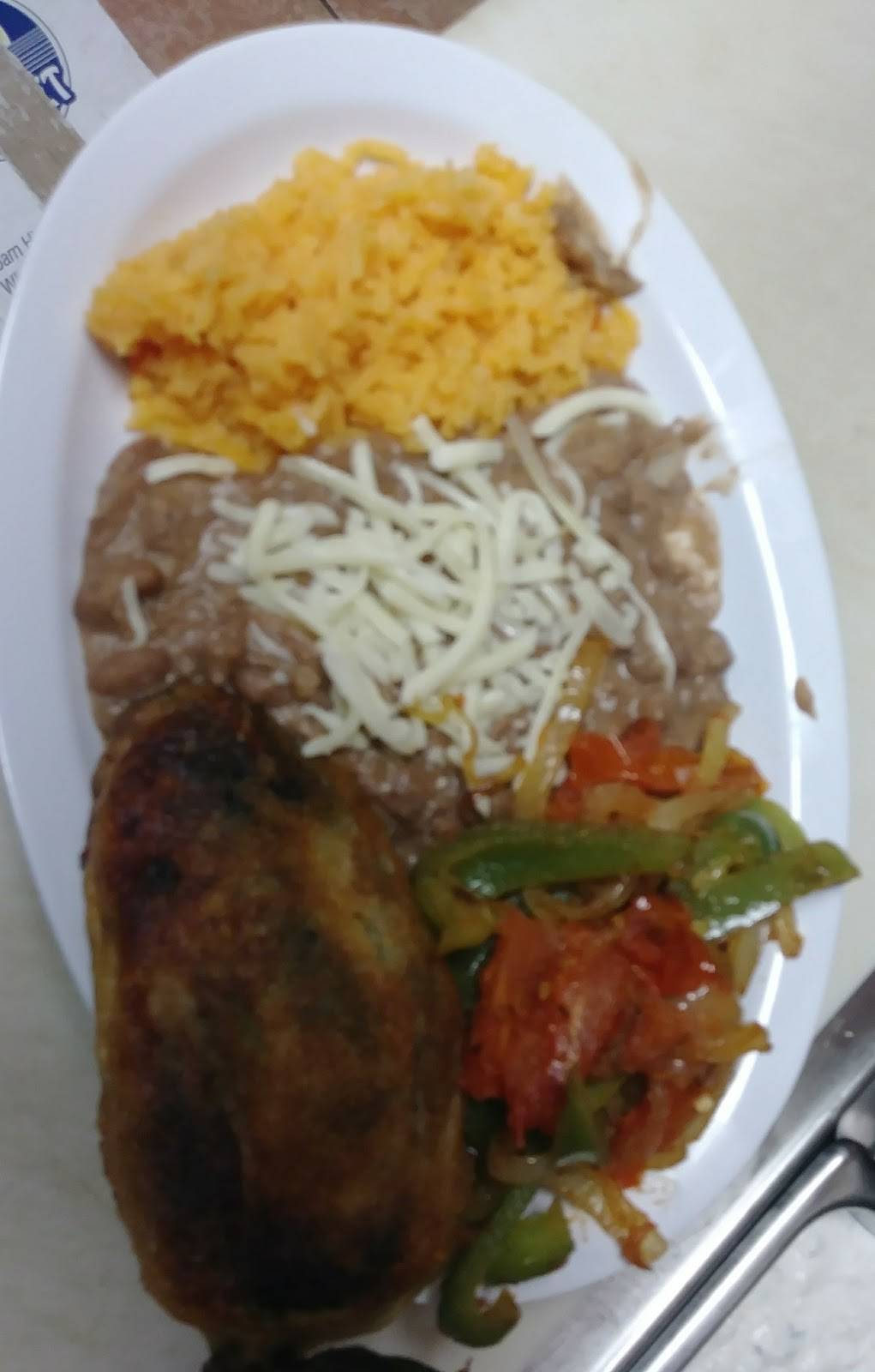 Little Dennis | restaurant | 3007 W 63rd St, Chicago, IL 60629, USA | 7737769571 OR +1 773-776-9571