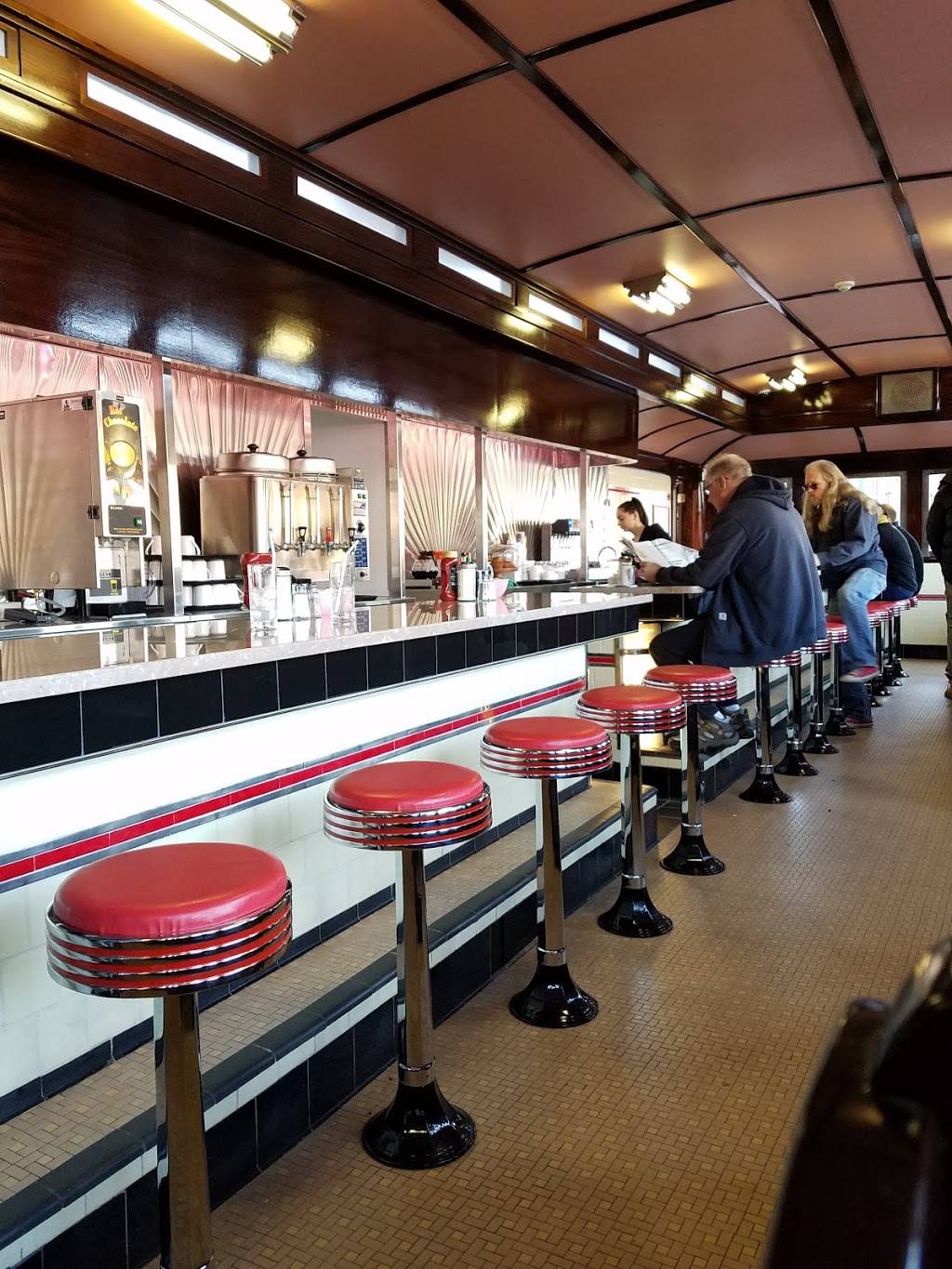 Lorraine Diner | restaurant | 560 Mineral Spring Ave, Pawtucket, RI 02860, USA | 4015608686 OR +1 401-560-8686