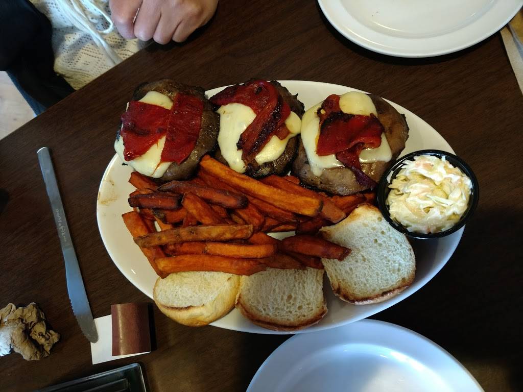 Countryside Saloon | restaurant | 2501 E Ballard Rd, Des Plaines, IL 60016, USA | 8478275577 OR +1 847-827-5577