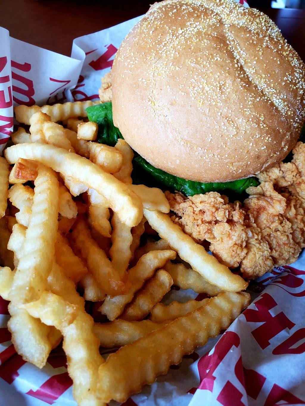 Raising Canes Chicken Fingers | meal takeaway | 1840 1st Capitol Dr, St Charles, MO 63301, USA | 6369250132 OR +1 636-925-0132