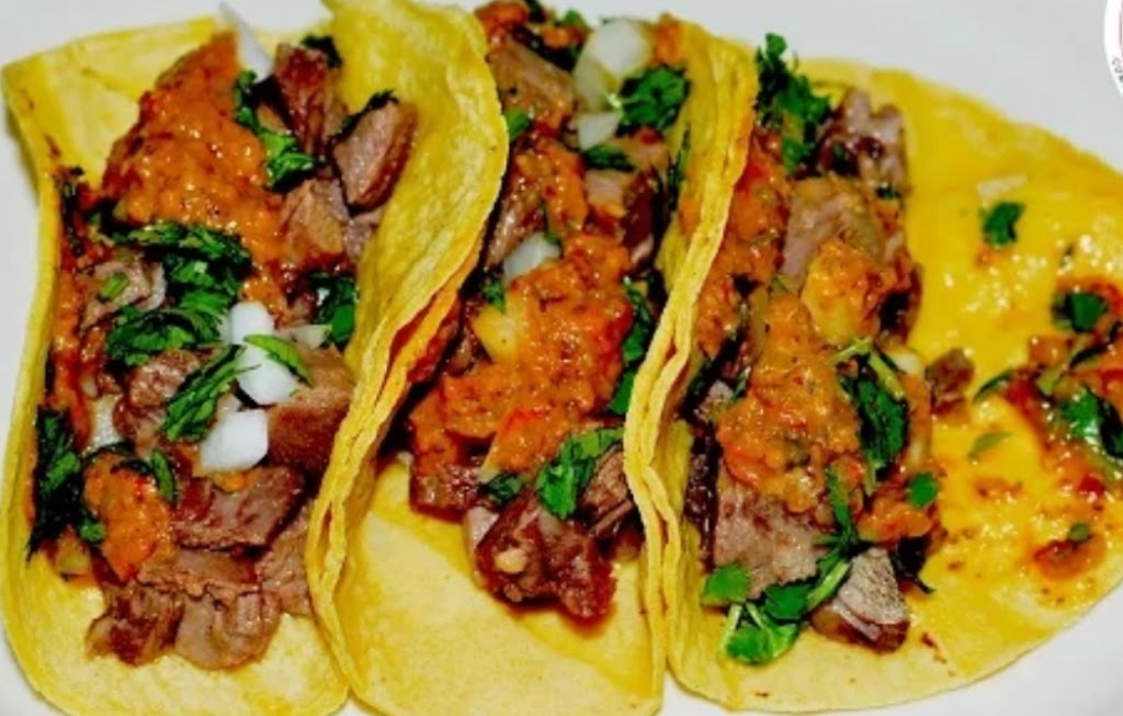 Pupuseria Three Friends | restaurant | 906 Chillum Rd 1st Floor, Hyattsville, MD 20782, USA | 3015592000 OR +1 301-559-2000