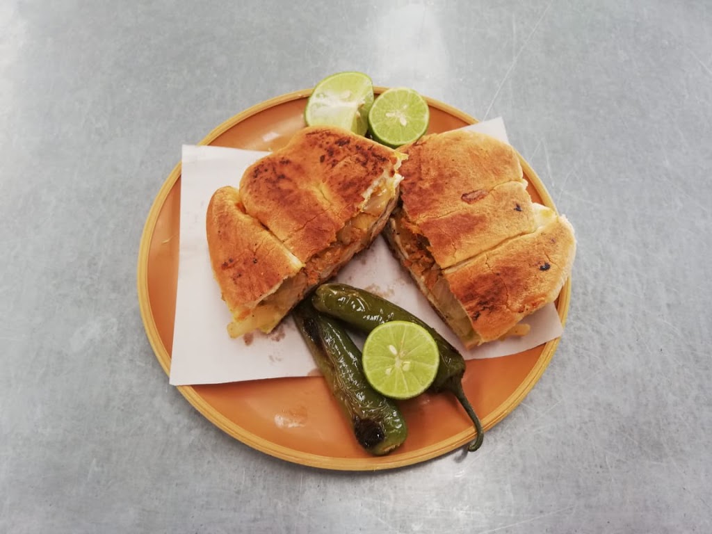 Tacos Lizarraga | restaurant | 1700 1st St, Rosenberg, TX 77471, USA | 8324493550 OR +1 832-449-3550