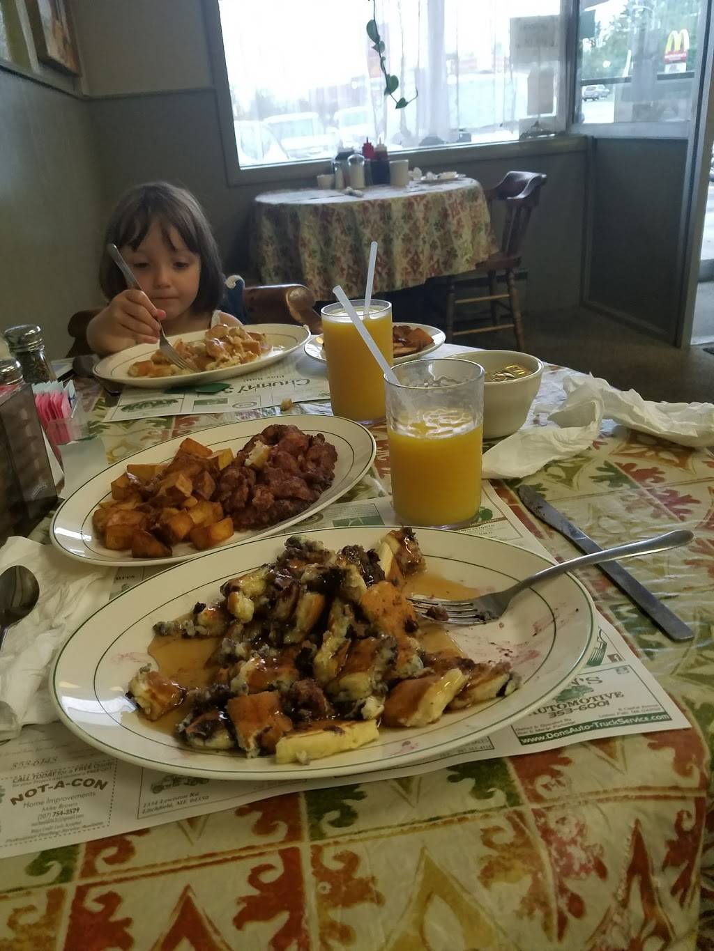 Chummys Mid Town Diner | restaurant | 580 Lisbon St, Lisbon Falls, ME 04252, USA | 2073534732 OR +1 207-353-4732